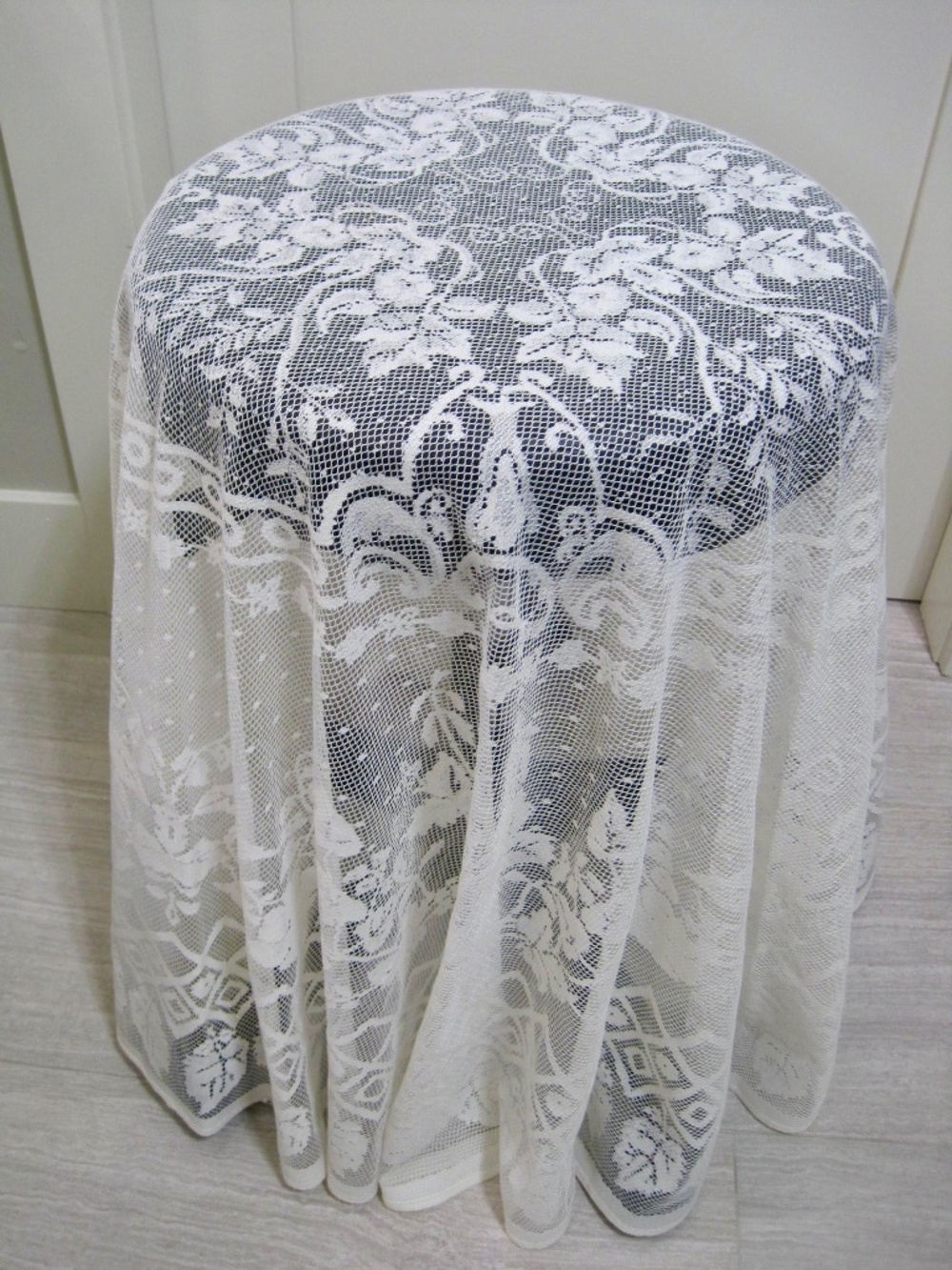 Vintage  Lace Round Tablecloth. 80% Polyester, 20% Cotton. Made in Brazil.